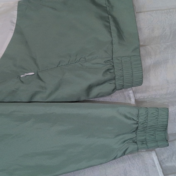 Retro Vibe DAE Green and White Wind Jacket Zipper With Hood Small - Picture 2 of 6